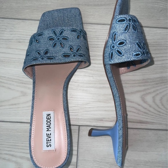 Steve Madden Blue Denim Floral Heels - Picture 1 of 3